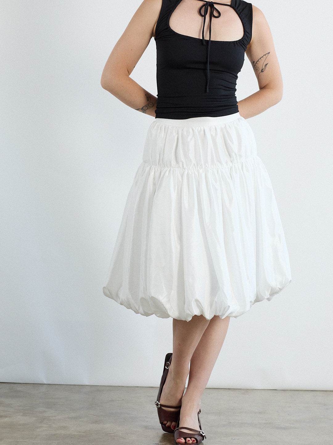 zemeta_whip_balloon_skirt_whit