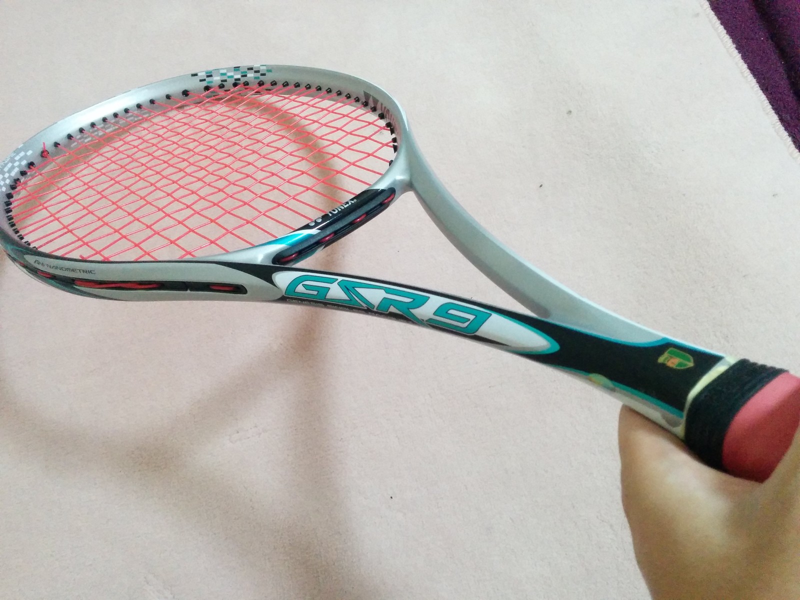 レビュー】GSR9 YONEX シングルス追及ラケット : さちかふぇ