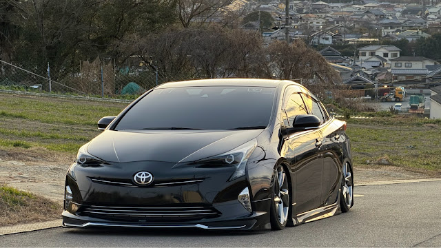 プリウスの中間ストレートに関するカスタム・ドレスアップ情報[15件