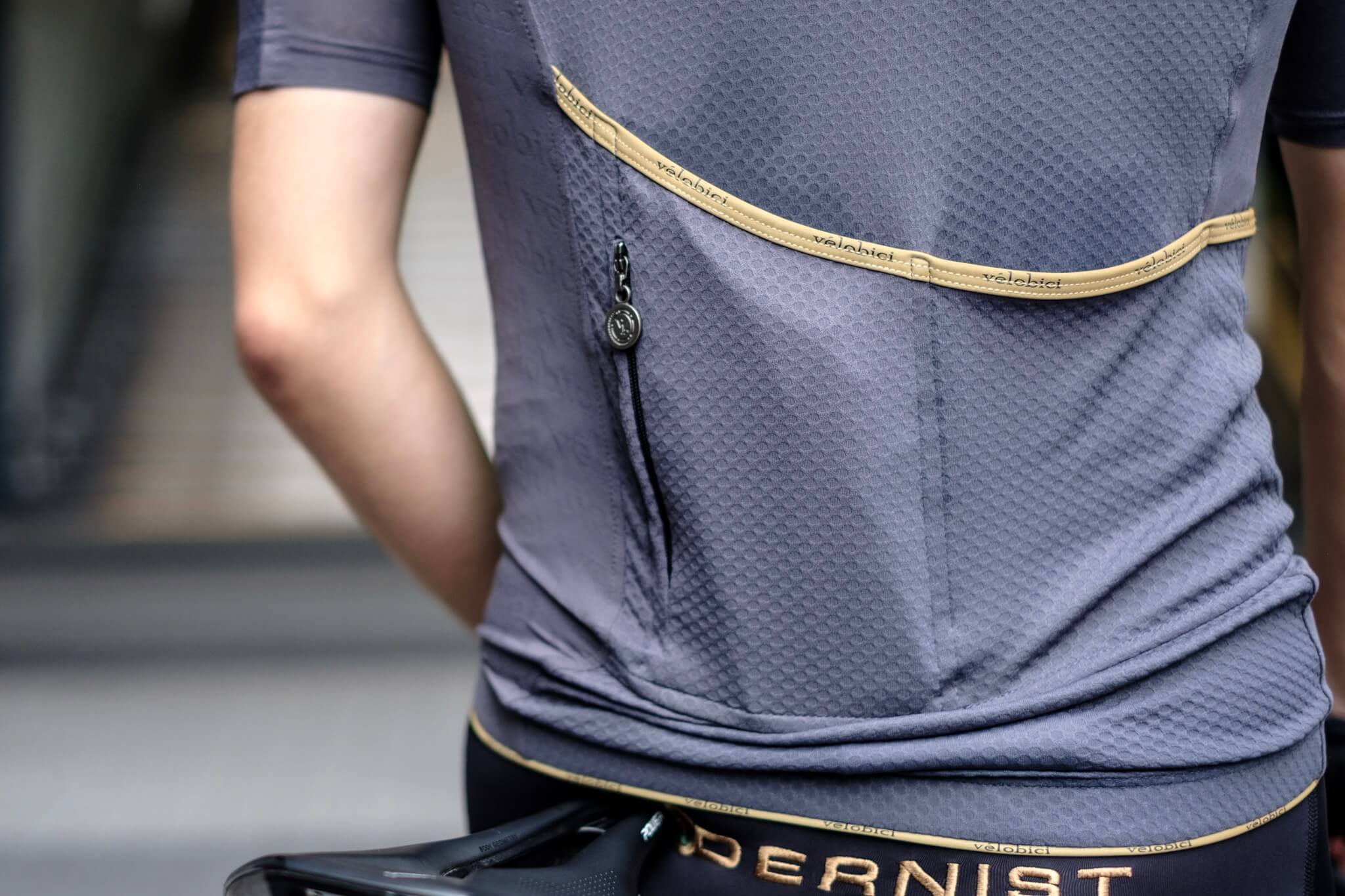 美しい“服”を着る。「Velobici」のモダニストジャージ&ビブショーツ