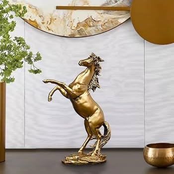Amazon.co.jp: 成功の意味を持つ金の馬の彫像樹脂の立っている戦いの馬