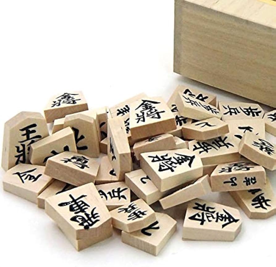 Amazon | 将棋セット 新桂2寸足付将棋盤と白椿上彫駒のセット | 将棋