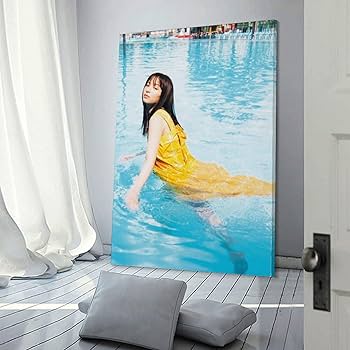 Amazon.co.jp: 広瀬 すず 女優写真 ポスター (16) オフィス ベッド