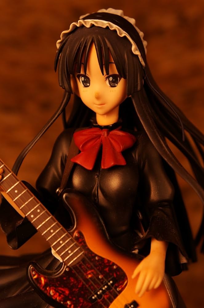 Amazon.co.jp: けいおん! 秋山澪 (1/8スケールPVC&ABS塗装済み完成品