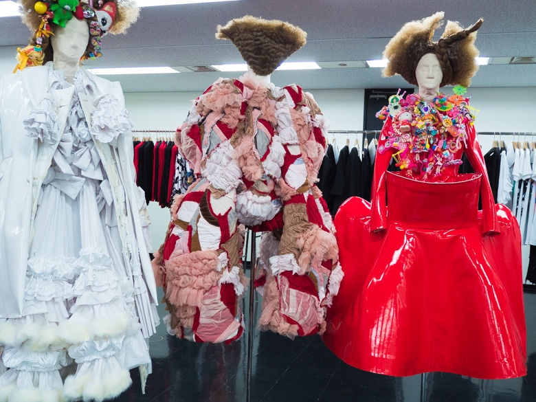 プリキュア、ハローキティ、高橋真琴！ コムデギャルソン18年春夏の