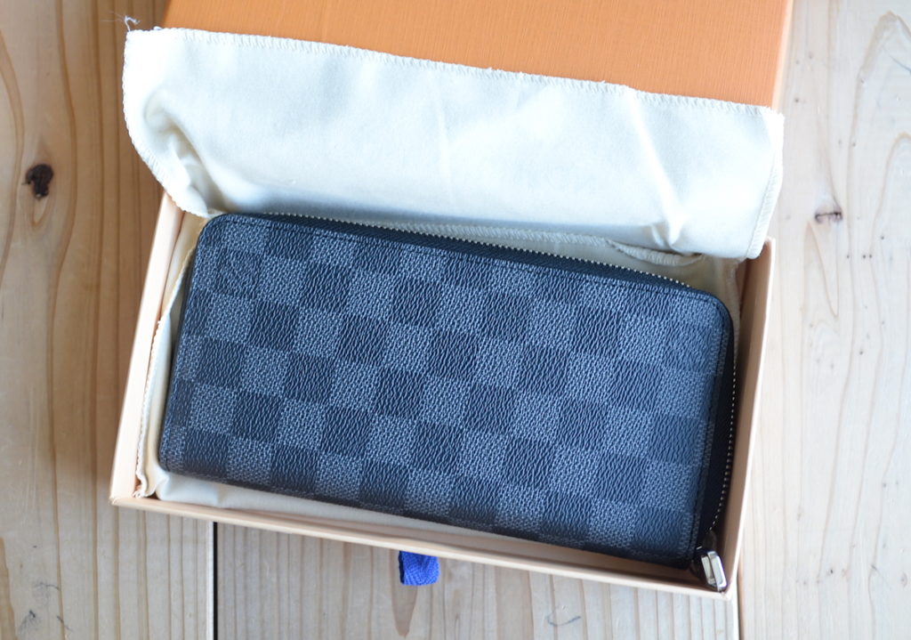 最近ブランド品の“ギャランティカードの偽物”があるので注意してほしい