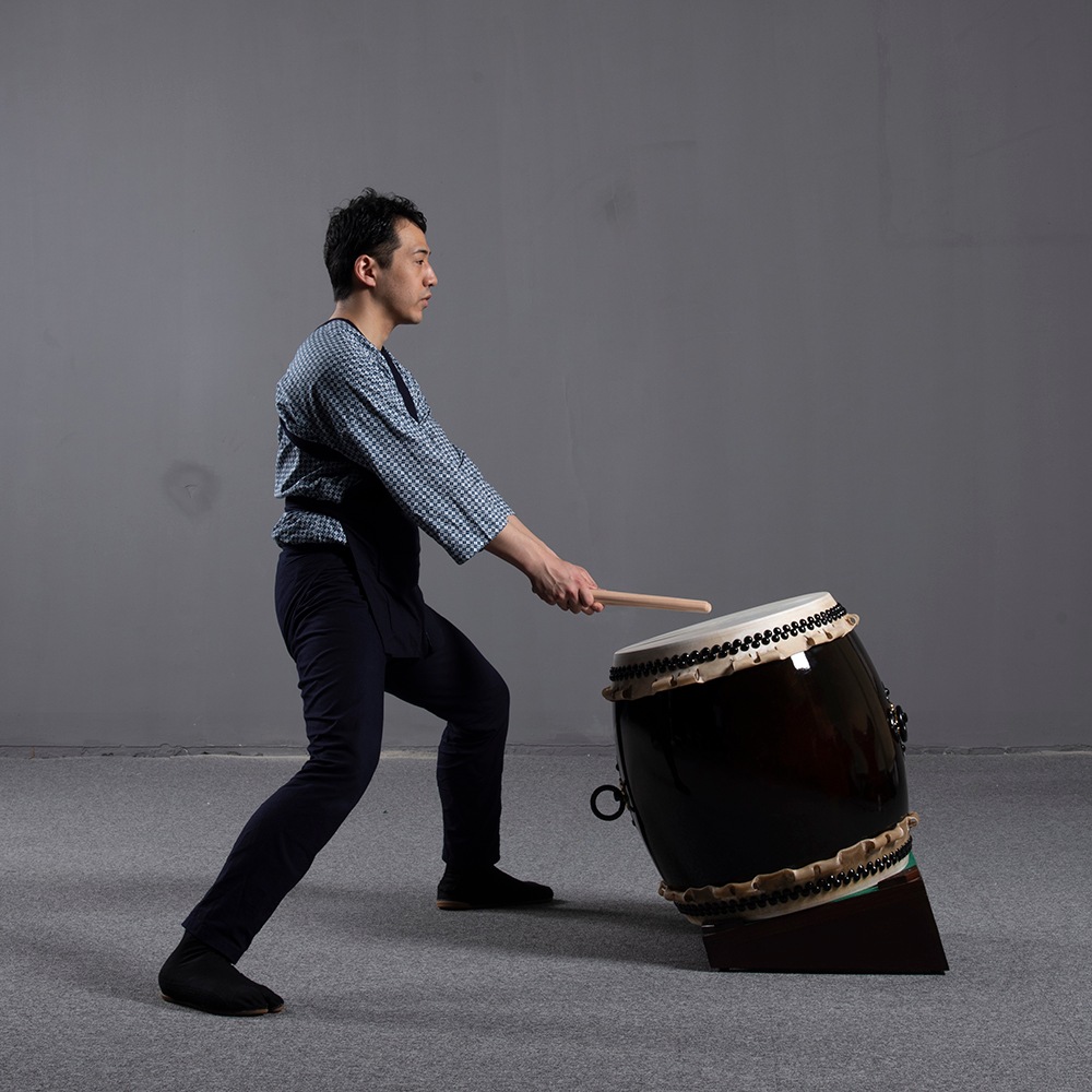 和太鼓 浅野太鼓 1尺5寸四角台座(キャスター付き) 破損あり 和太鼓