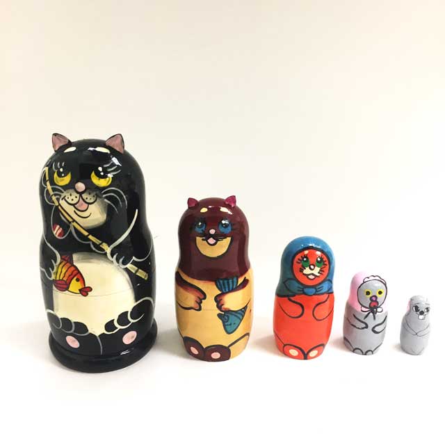 ロシア製 大きめの猫のマトリョーシカ人形 ハンドクラフト TIM & SAILOR