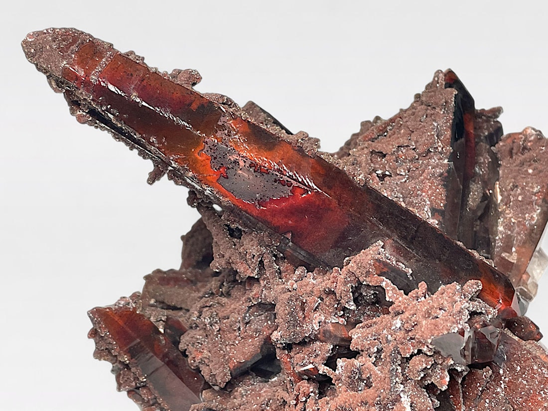 モロッコ産 赤水晶(赤鉄水晶) 大型クラスター