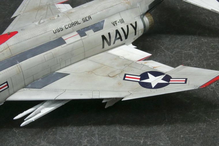 1/48 マクダネル・ダグラス F-4B ファントムII 完成品｜艦船模型の販売