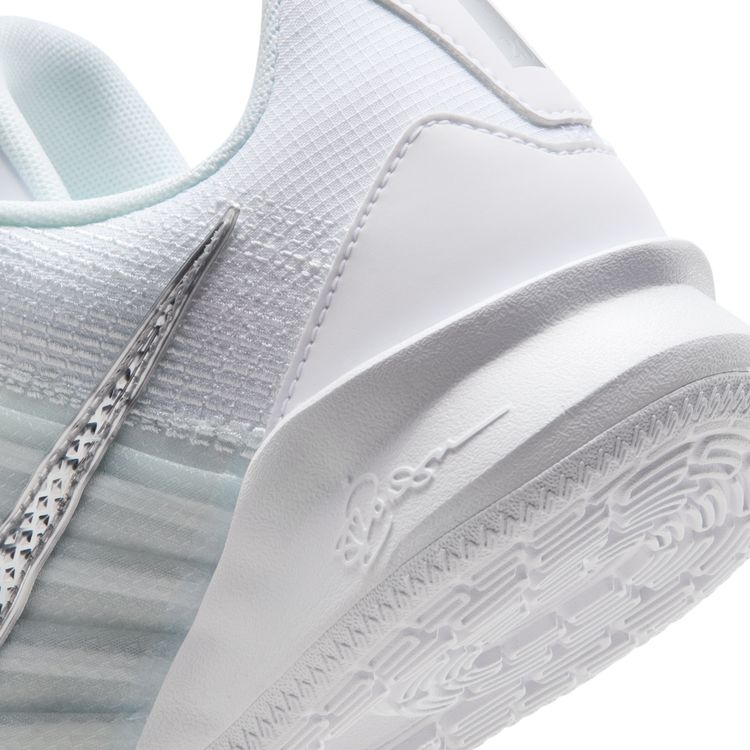 NIKE HO25 SABRINA 3 EP ホワイト/メタリックシルバー-ミントフォーム