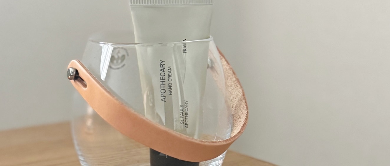 FRAMA Apothecary Hand Cream ハンドクリーム 60 ml Tube z／a