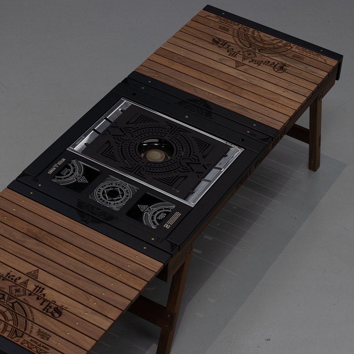 TSURAICHI KUROWAKU | DEVISE WORKS | キャンプ用品