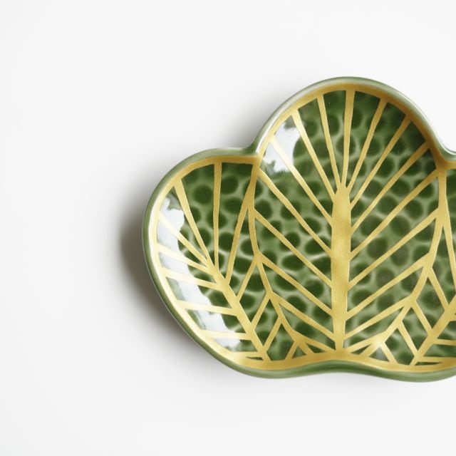 有田焼 錦茶緑金松葉形 銘々皿 ｜ 四季折々のおしゃれな和食器通販