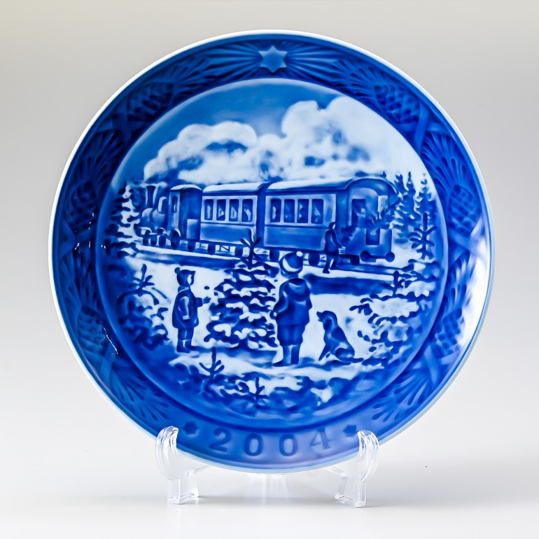 ロイヤルコペンハーゲン イヤープレート 2004年 平成16年 皿立て付き