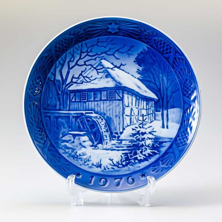 ロイヤルコペンハーゲン イヤープレート 1976年 昭和51年 皿立て付き