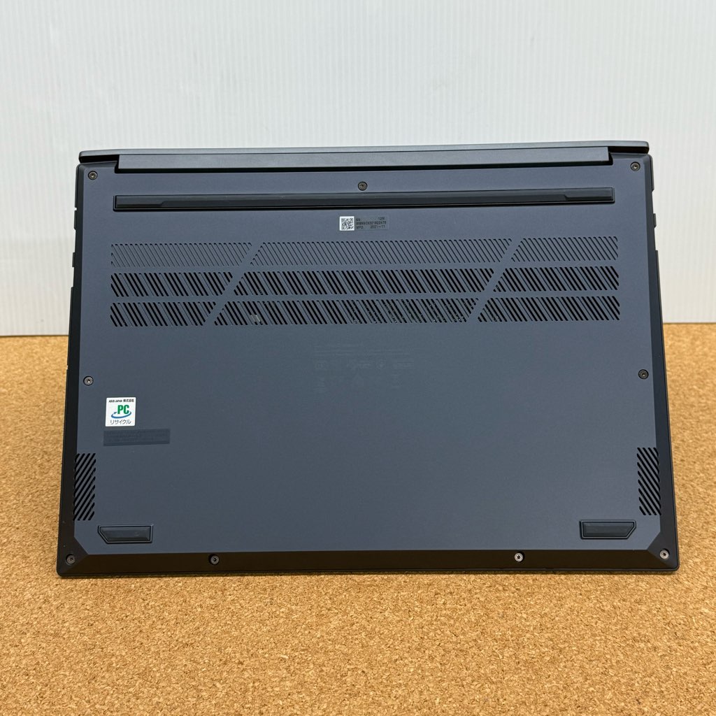 中古美品 ASUS Vivobook Pro 14 OLED 14インチ MS401QA-KM011W