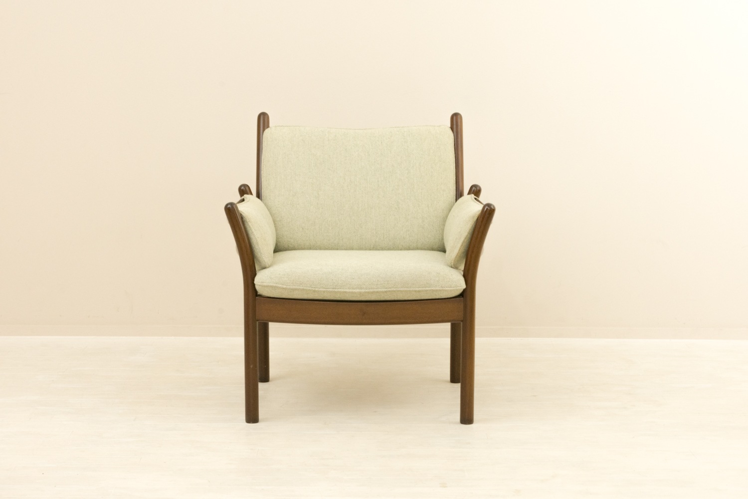 ジーニアスチェア ヴィッケルソ マホガニー 北欧家具 通販 CLOVERSKY