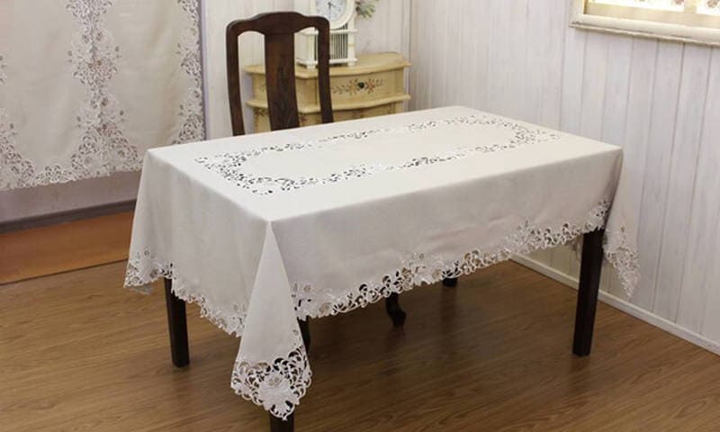 Rose Metopes カットワーク刺繍 テーブルクロス 約130×200cm