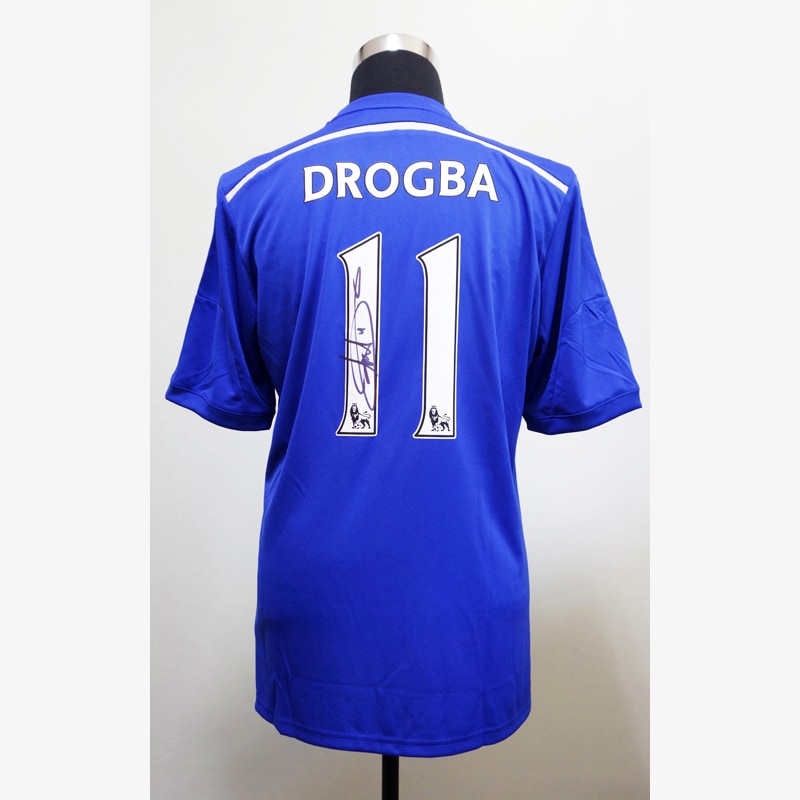 ドログバ直筆サイン入りチェルシー14/15ホームユニフォーム | THE DUGOUT