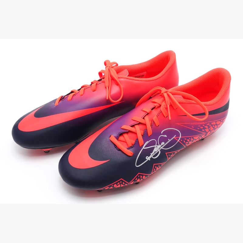 ネイマール直筆サイン入り16/17スパイク (ナイキ ハイパーヴェノム
