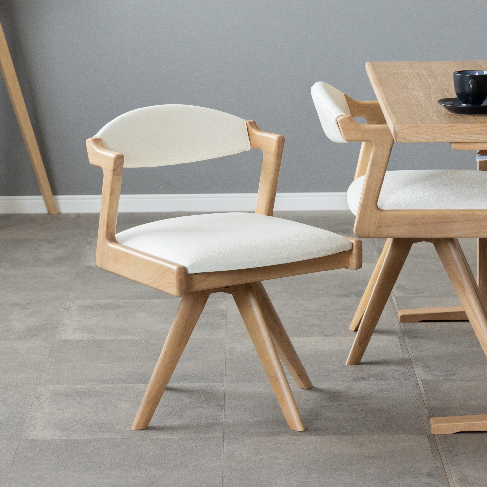 座面高44］ ピール ｜ 回転 ダイニングチェア