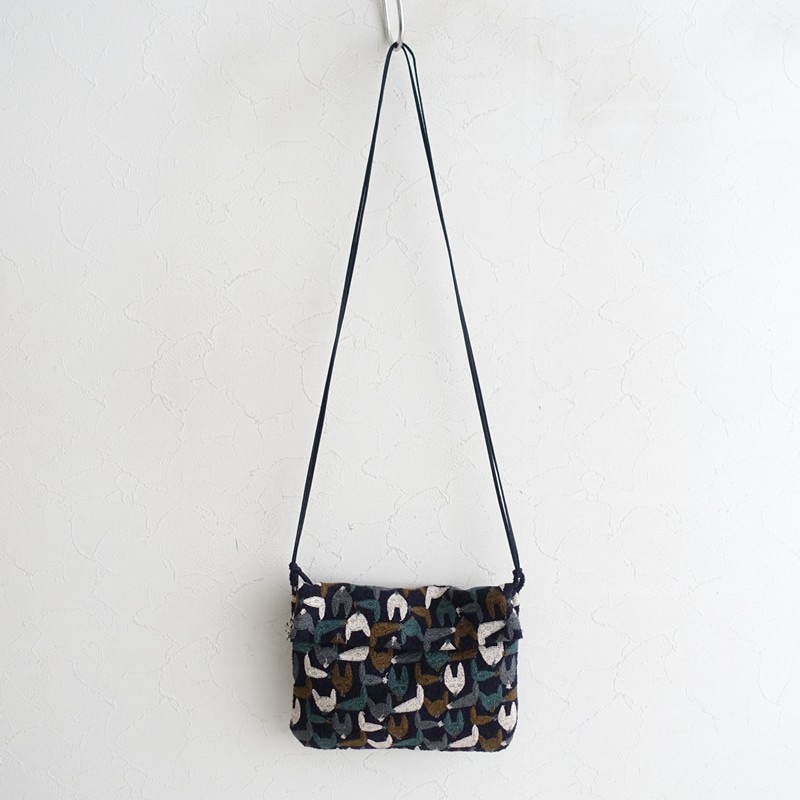 美品】ミナペルホネン mina perhonen lolo cuddle purse カドルパース