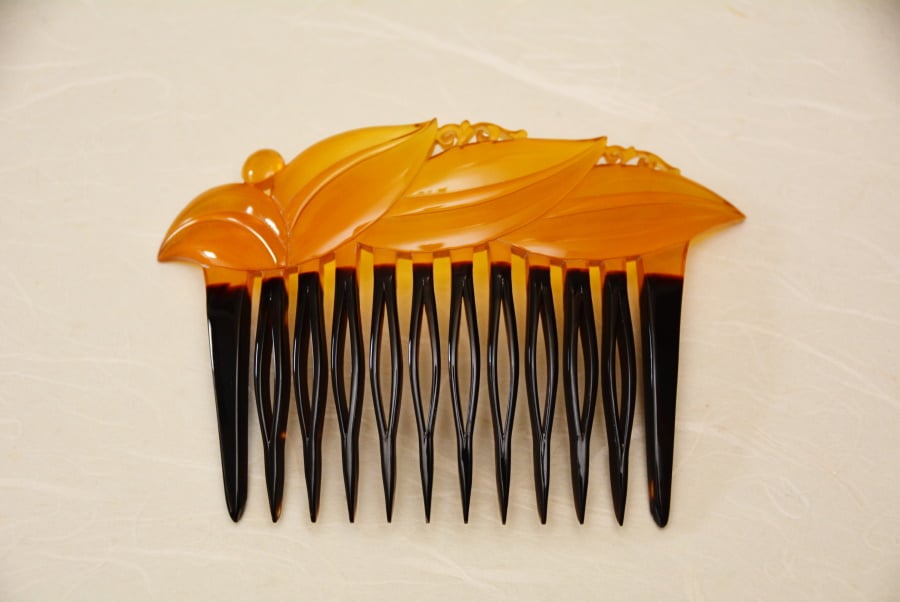 先白彫べっ甲 コーム | かんざし,本べっ甲 | 十三やオンラインショップ