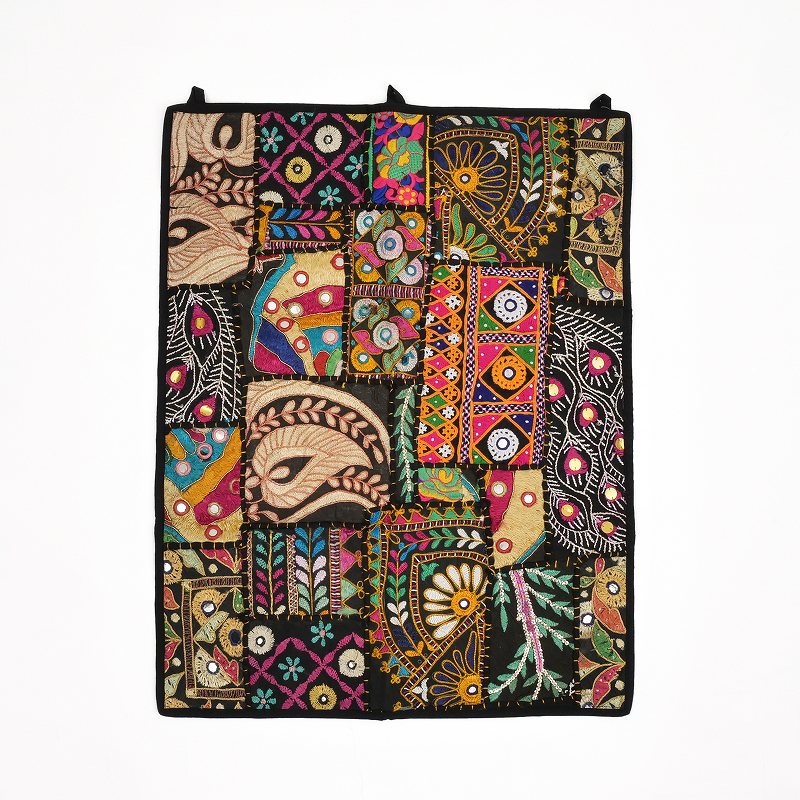 カッチ刺繍古布タペストリー 65cm×50cm｜マライカ公式通販