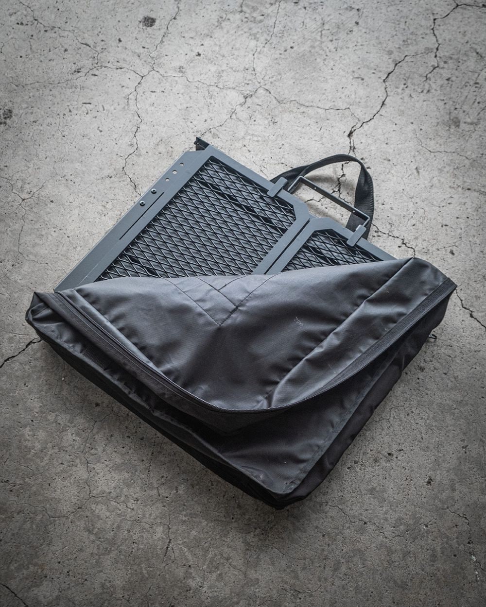 THE CURTIS TABLE:アウトドアテーブル:Naturetones(ネイチャートーンズ)