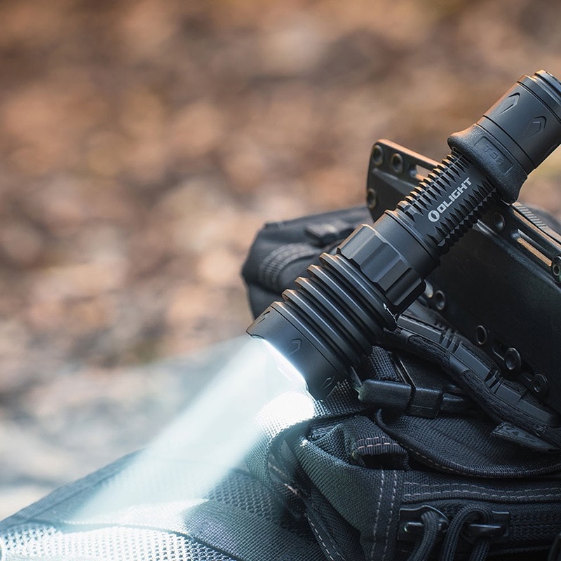 OLIGHT(オーライト) WARRIOR X 4 led タクティカルライト充電式 2600