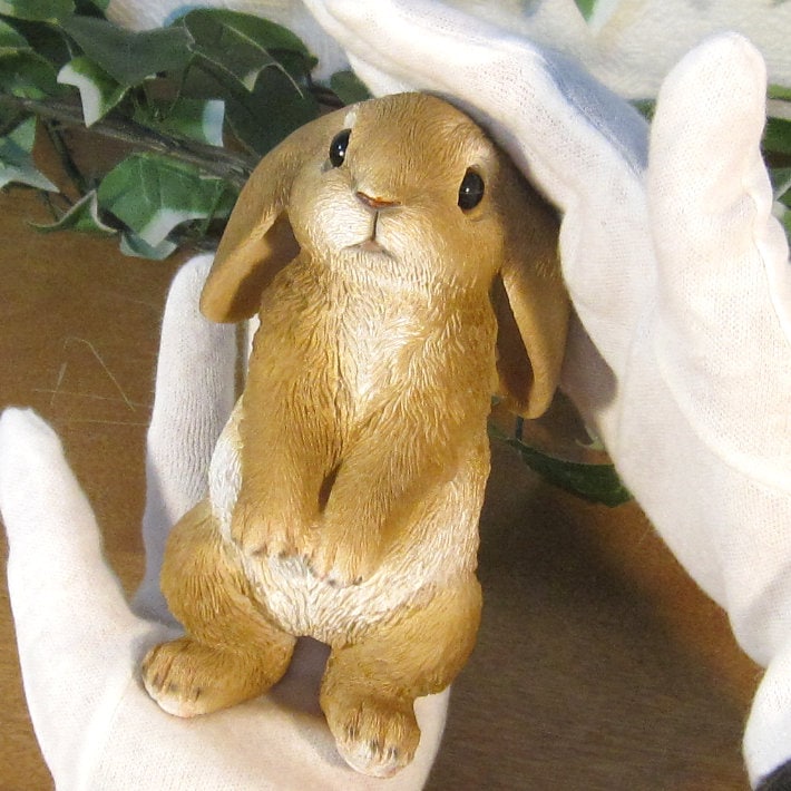 リアルなうさぎ 置物 ロップイヤー ラビット スタンドタイプ（※商品箱
