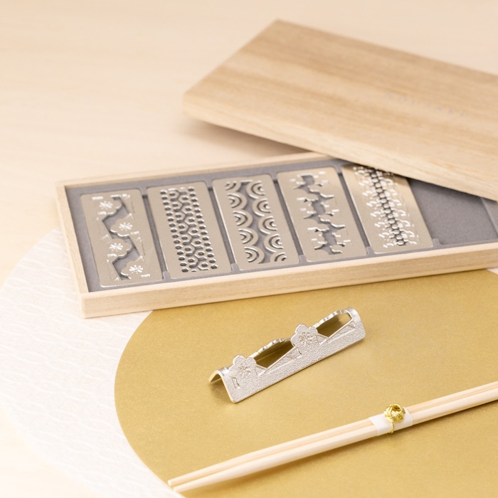 カトラリーレスト 吉祥紋 6ヶ入｜錫製雑貨・酒器の通販は能作