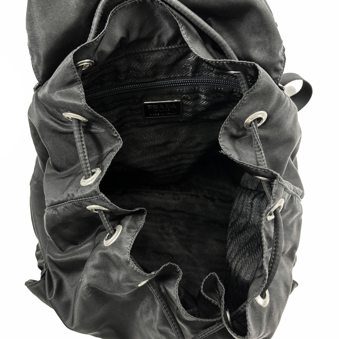 PRADA プラダ バックパック リュックサック 三角ロゴ 巾着 黒 白タグ