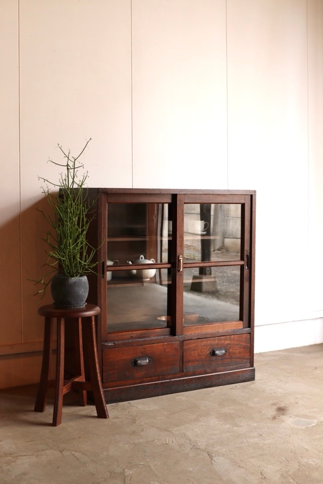 古いガラス戸棚 水屋箪笥 レトロ 食器棚 アンティーク 古道具 古い