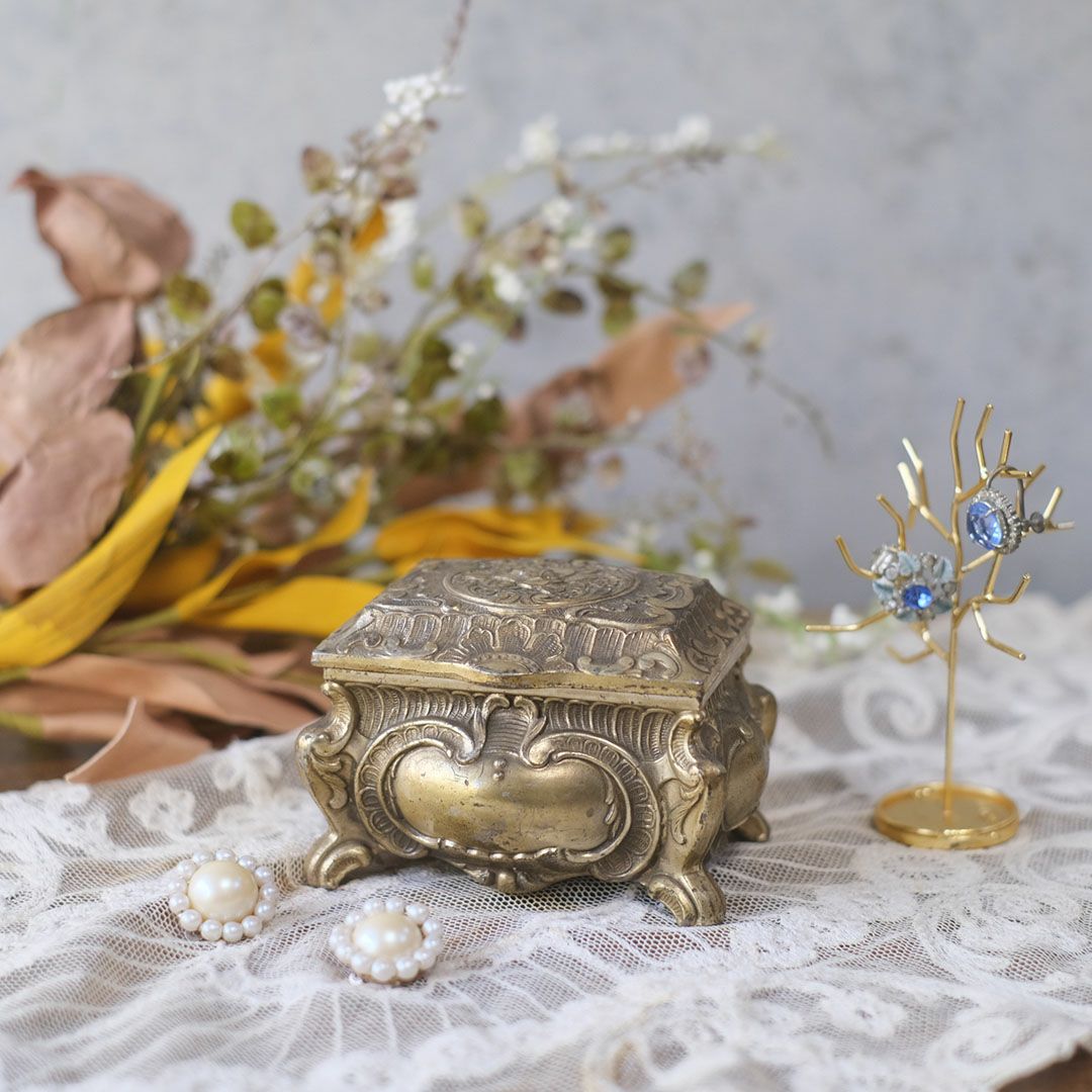 ヴィンテージジュエリー、アンティーク装飾品の通販MALTO