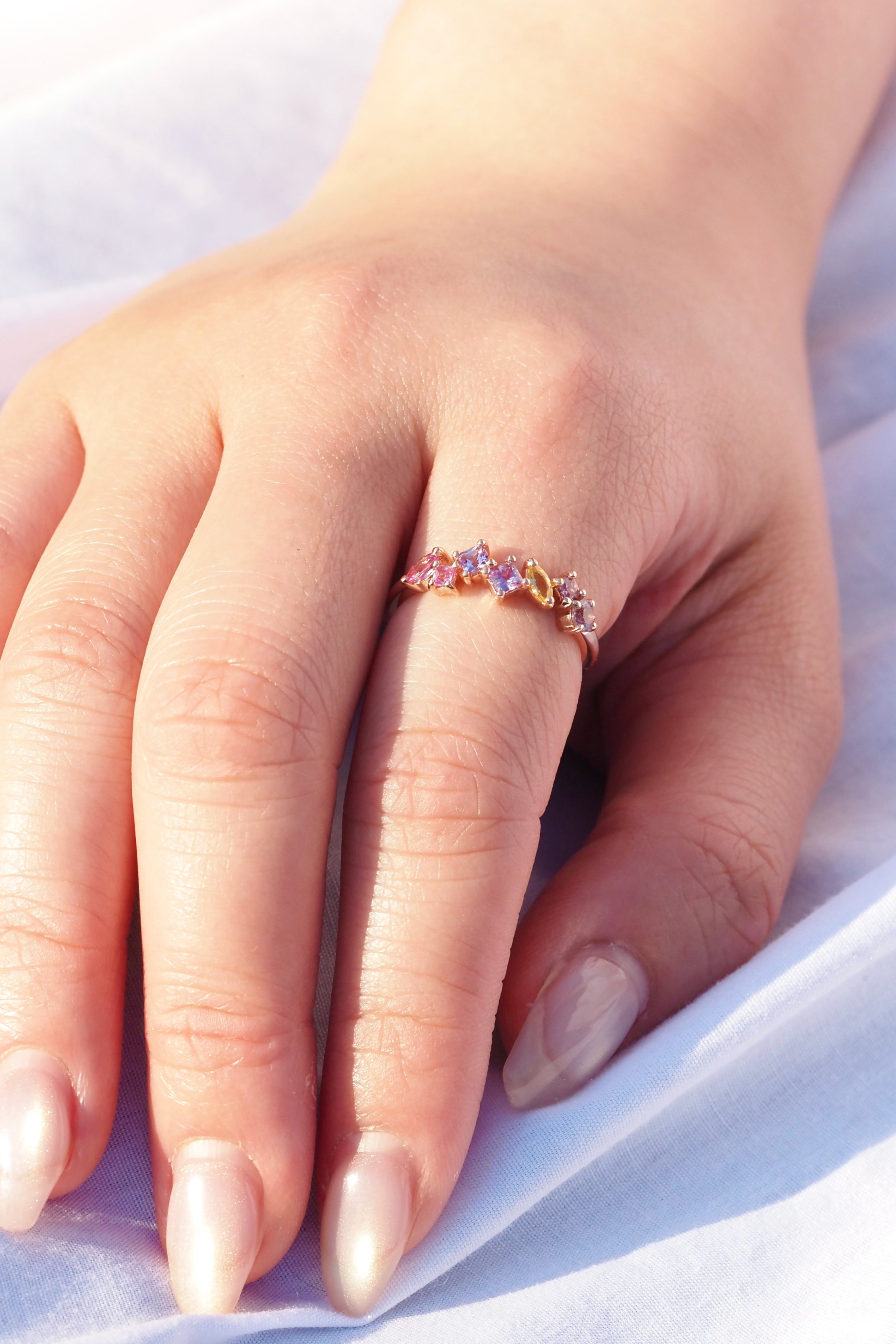 マルチカラーサファイア・エタニティリング・ピンクゴールド｜眠れる