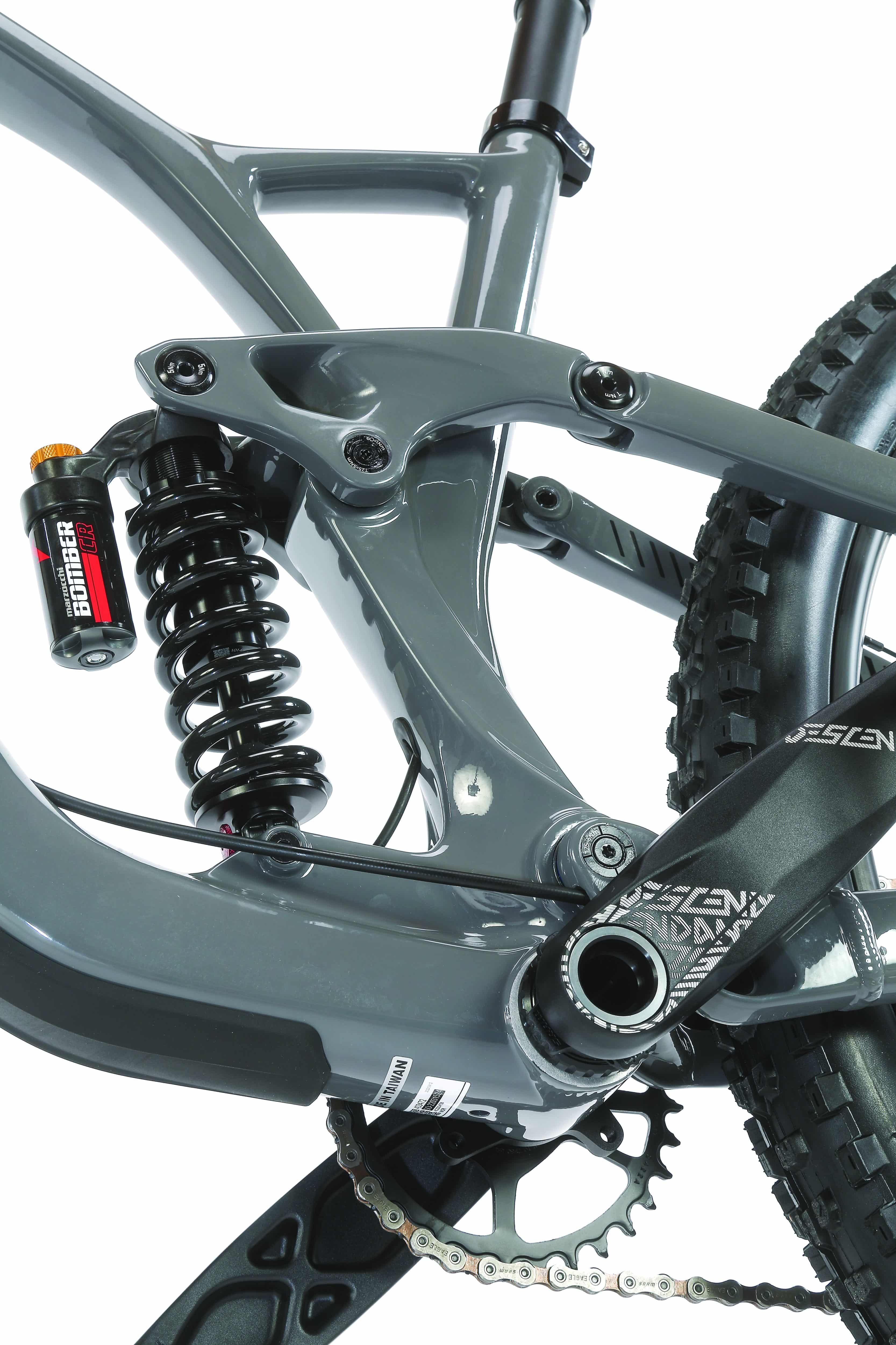 GT SENSOR CARBON ELITE REVIEW - A HIGH VALUE ALL-MOUNTAIN MACHINE