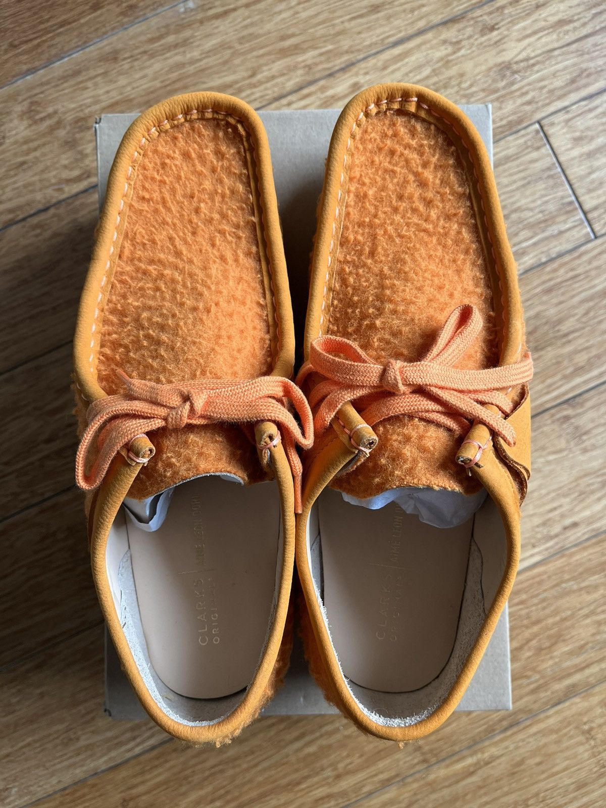 Aime Leon Dore × Clarks Us 9 ALD X Clarks Wallabee low orange