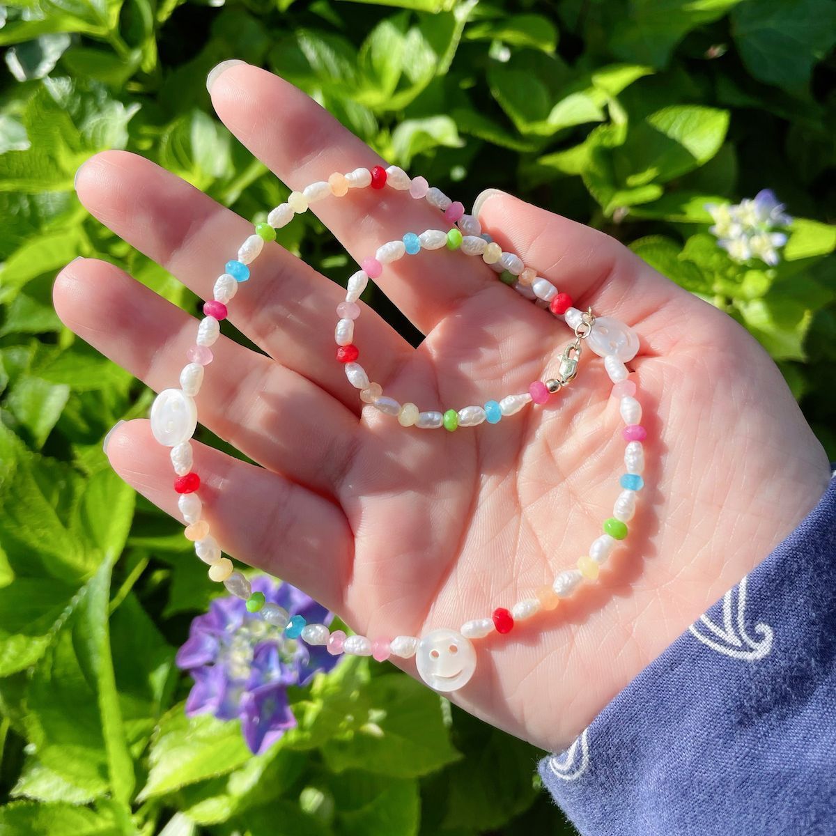 首もとの印象操作に。Y2Kなムードに心惹かれた、旬のビーズネックレス