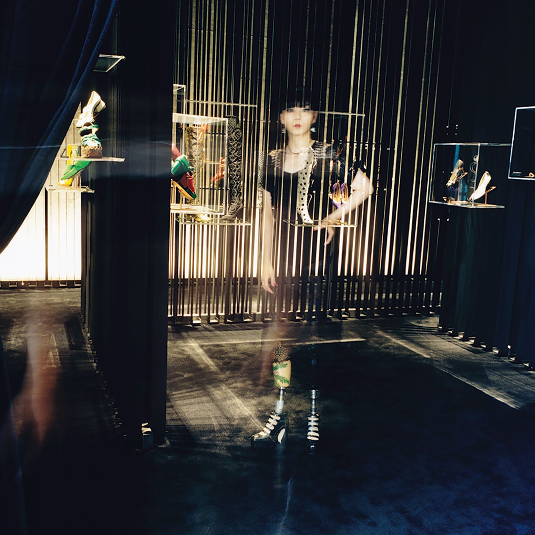 ハイヒールで歩くことは「贅沢」なのか？ 最新ポートレイト作品を公開