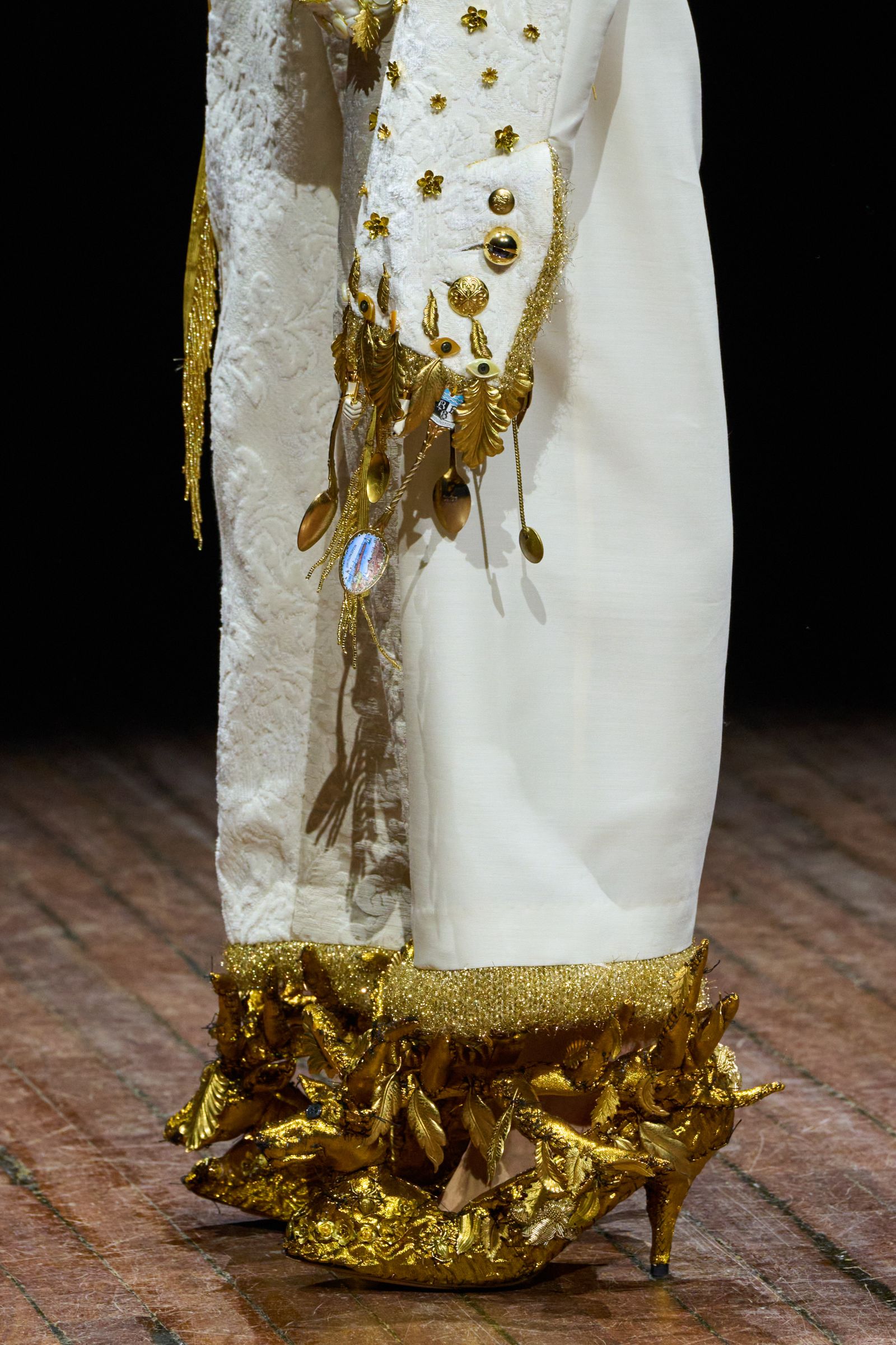 アンダーカバーのアクセサリーデザインを手がけたアーティスト、アン