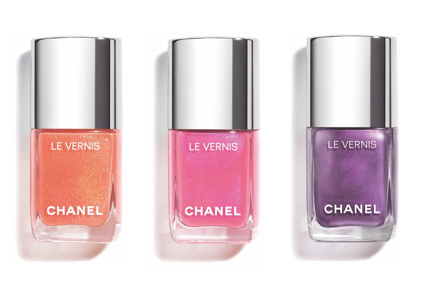 シャネルの限定ネイルカラーで輝きを灯す夏ムードの指先にアップデート