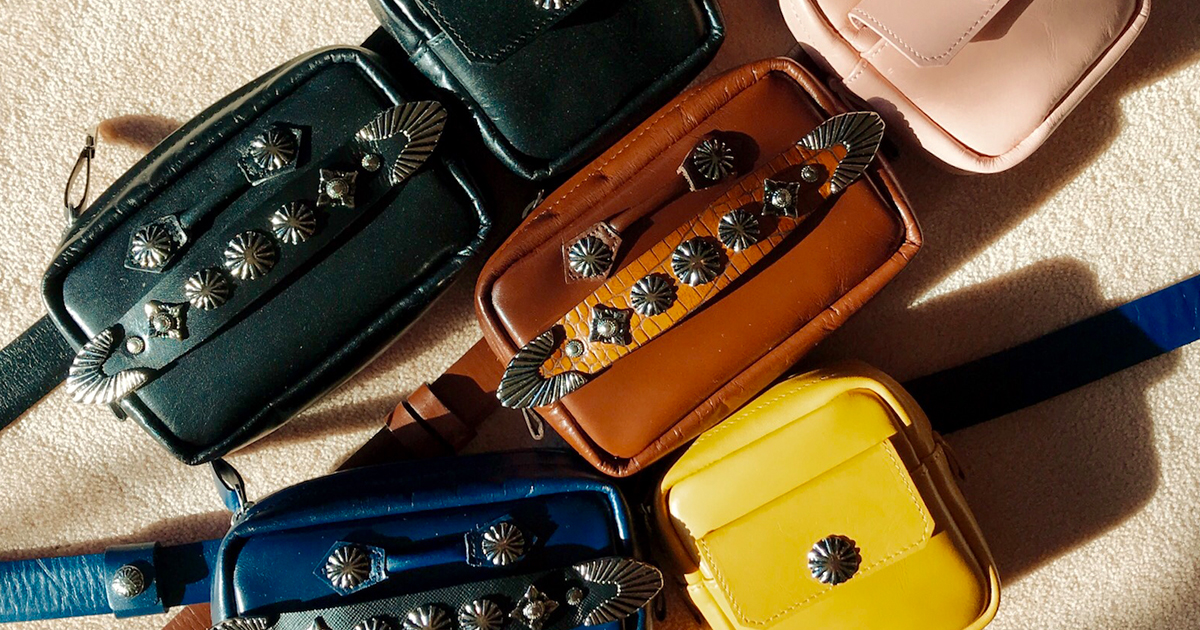 トーガ」から財布としても活躍するベルトバッグが登場 - WWDJAPAN