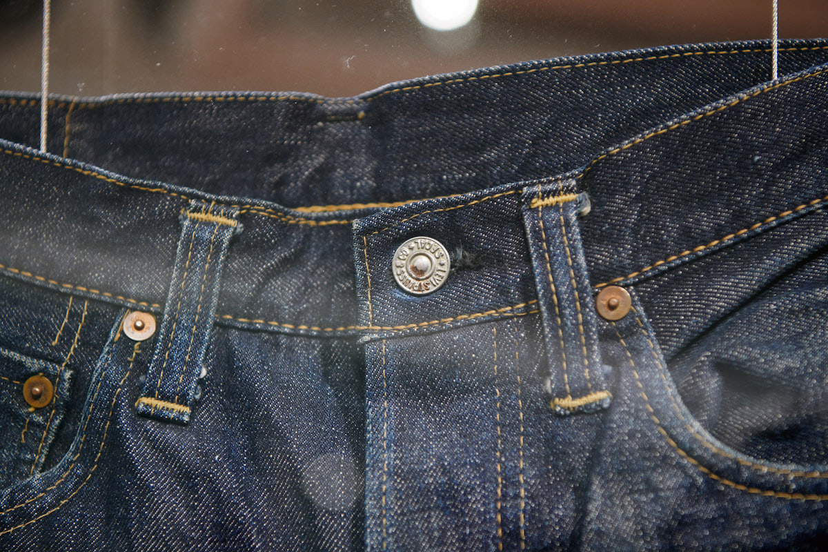 草彅剛の「人生の集大成」 84本のビンテージデニムが一堂に会する