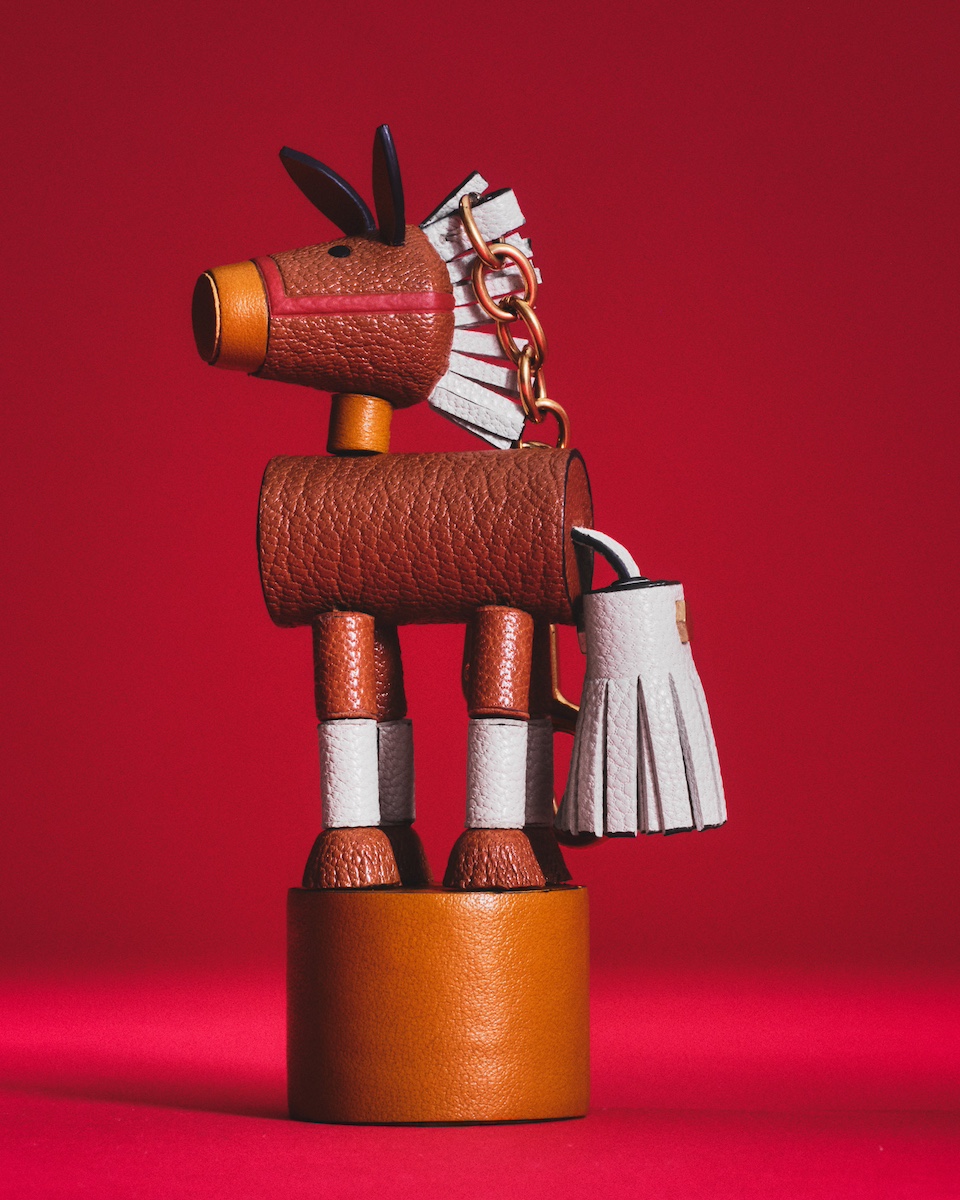 アニヤ・ハインドマーチ」が恒例の干支のコレクションを発売 プッシュ