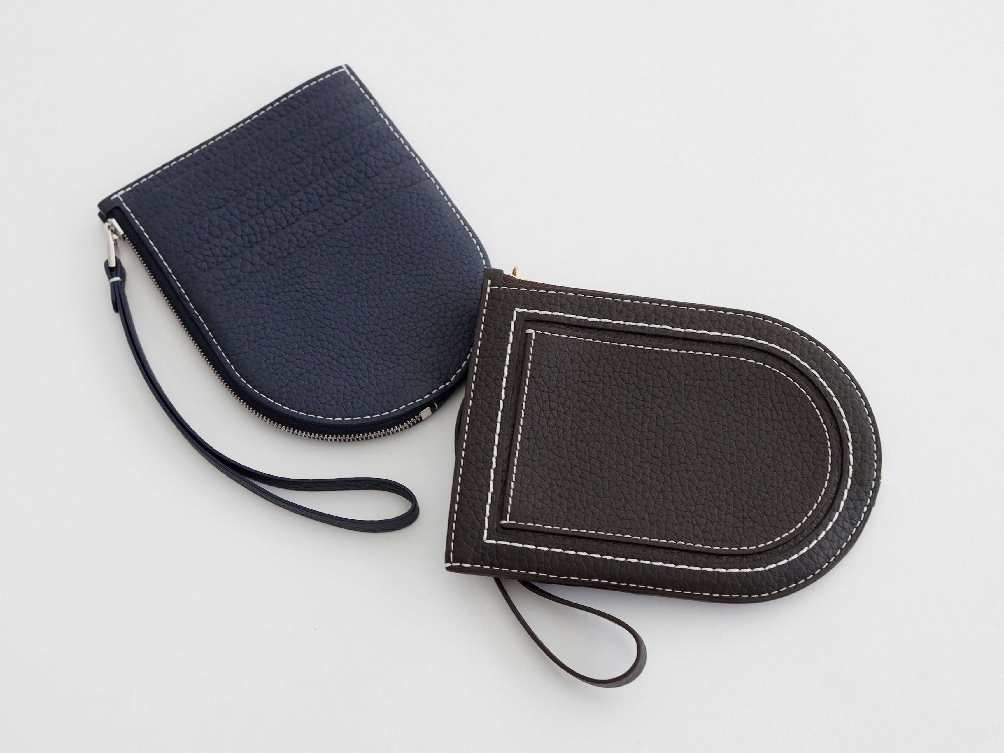 ミニポーチとしても使える！ デルヴォーのコンパクトウォレット | GQ JAPAN