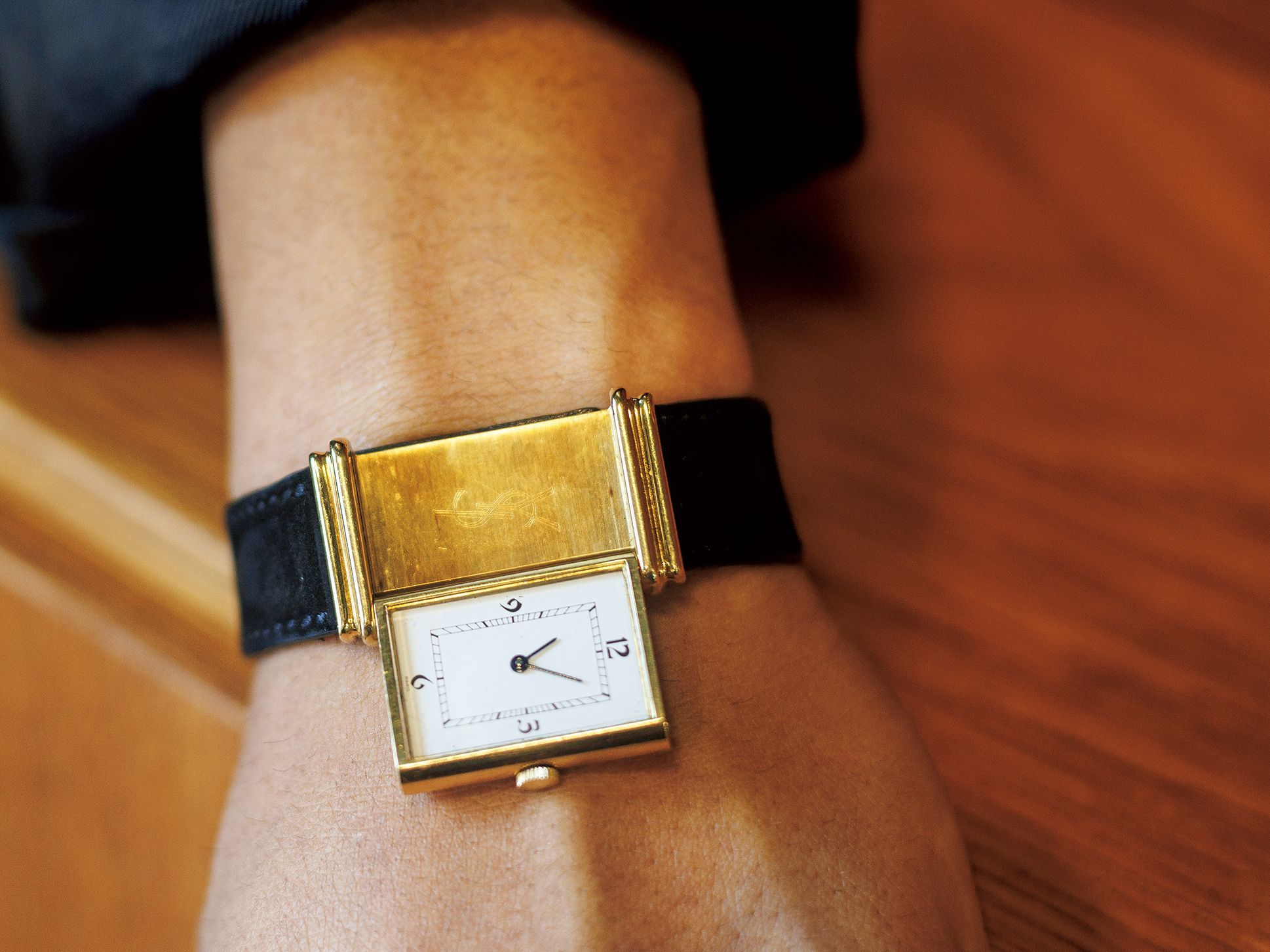 ギャラリー：YSLのイブ・サンローラン レベルソを選んだのは、江口時計