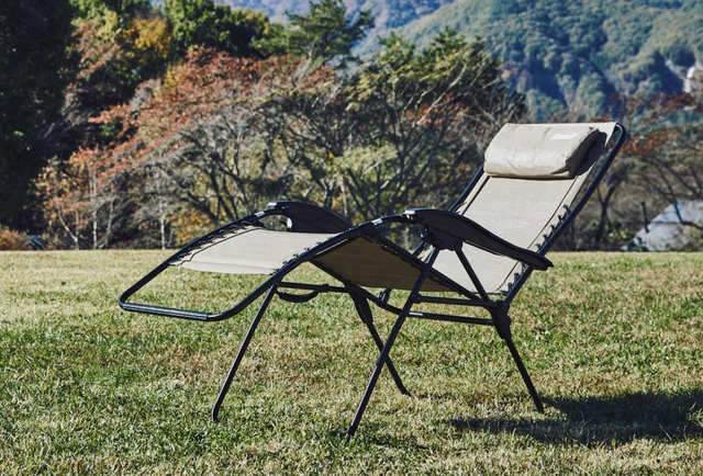 3秒設営で設営、座ったままリクライニング。コールマンの