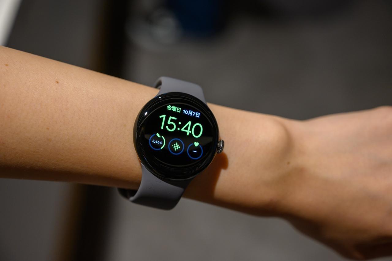 雰囲気変わるねー。GoogleからPixel Watch用のメタルバンドが出るよ